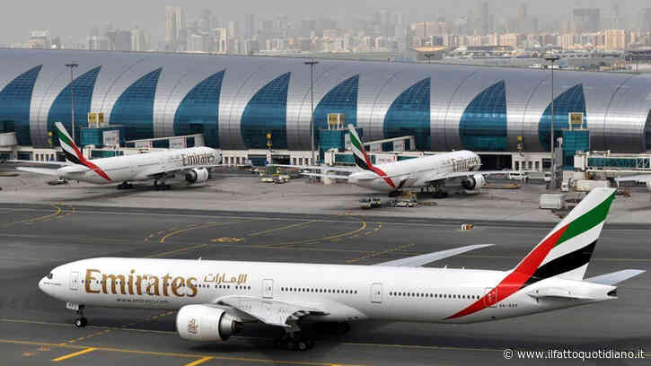 “Era come una cascata, ha iniziato a piovere dal soffitto dell’aereo. L’equipaggio di cabina non ha offerto nessuna spiegazione né si è è scusato”: cosa è successo sul volo Emirates diretto a Istanbul
