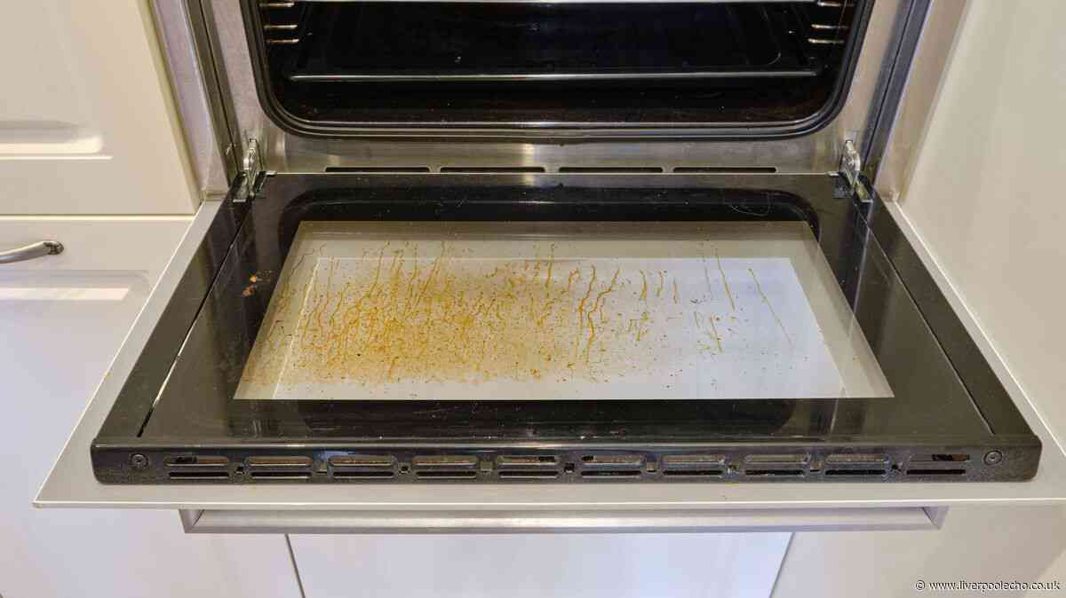 Two-ingredient cleaning method tackles stubborn oven grease and leaves door glass gleaming