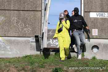 UPDATE: Demonstranten liggen op spoor tijdens actie op Betuweroute