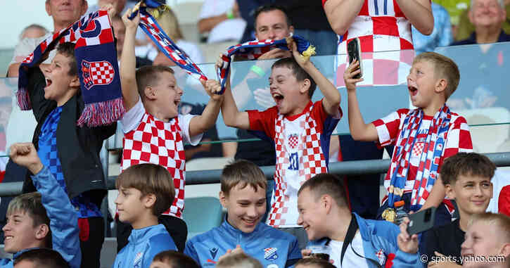 Having a laugh! 😂 Croatian children poke fun at England with banner