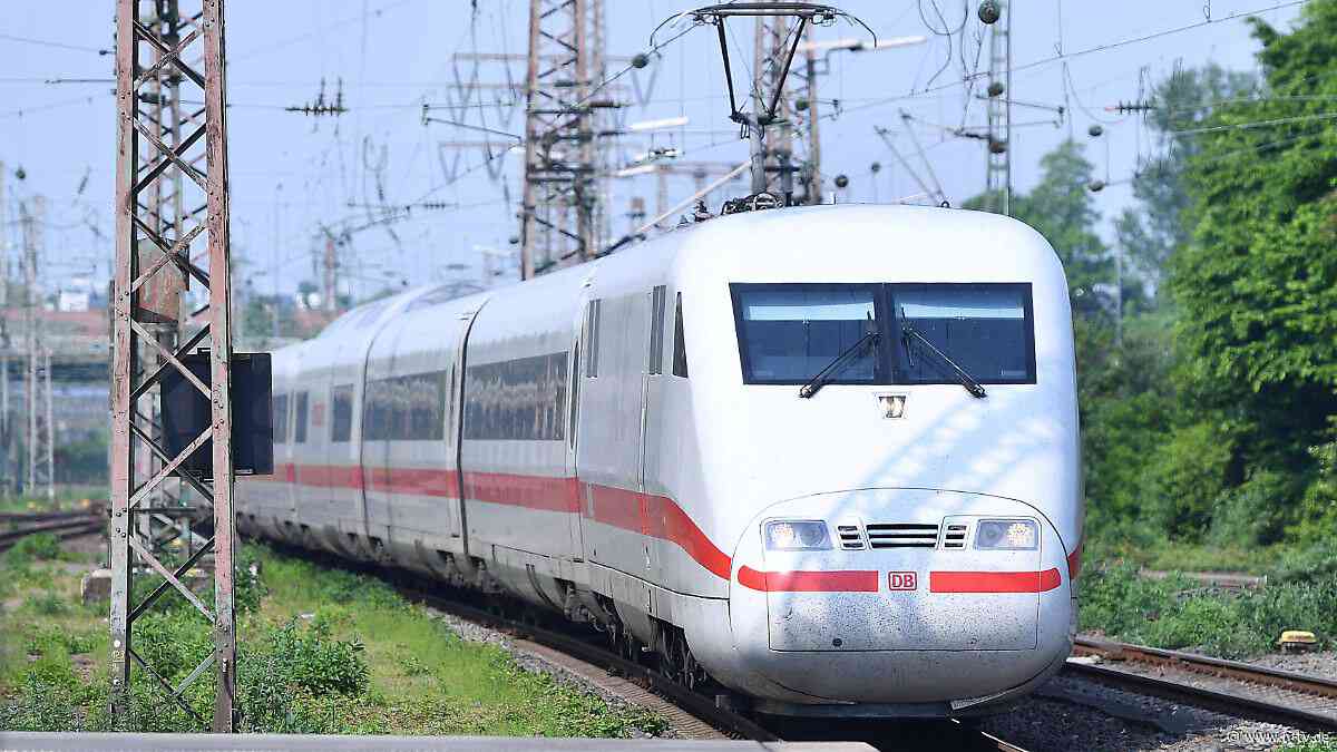 Für 99,99 Euro: Deutsche Bahn bietet Familienticket dauerhaft an