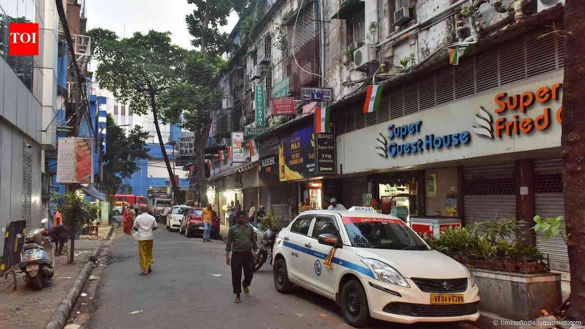 Free School St fire: C Kol hotels, guest houses unlikely to open before puja