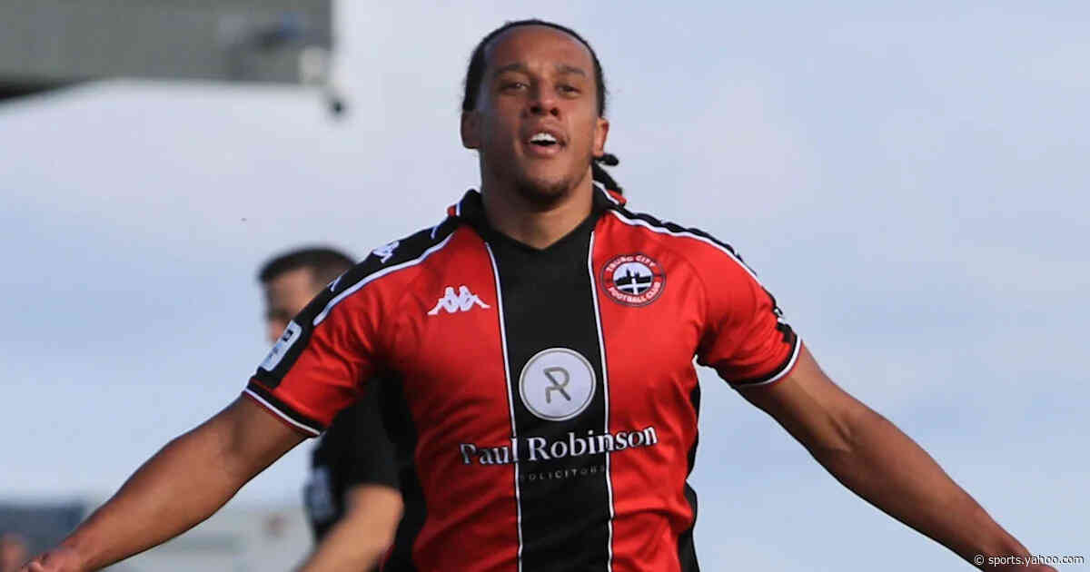 Truro avoid FA Cup 'banana skin' with Cirencester win