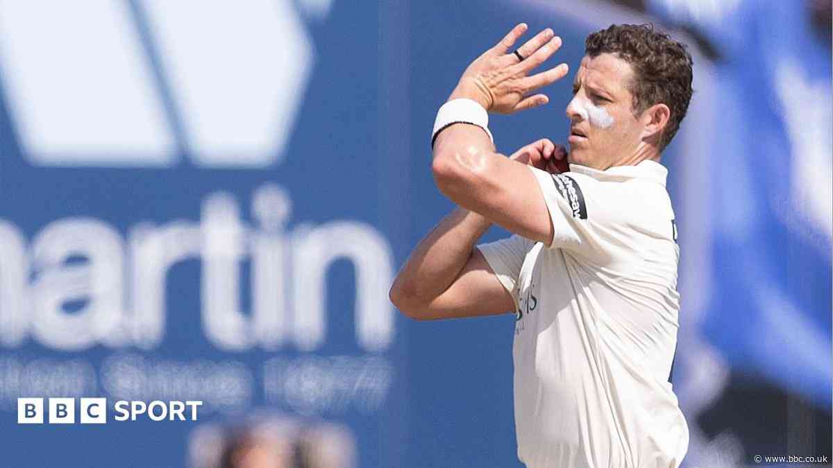 Sussex sign seamer Dudgeon on two-year deal