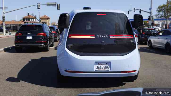 California announces AV regulation, fines for robotaxis that impede emergency responders