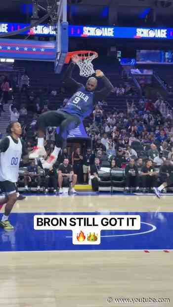 LeBron alley Oop gets everyone hyped 🔥