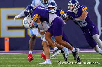 UAlbany football smothers Delaware State, goes into bye week with win