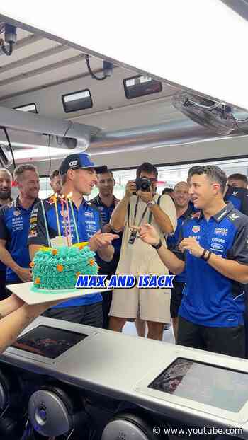 Time for some belated birthday celebrations 🤣💙 #F1 #RedBullRacing #BahrainGP