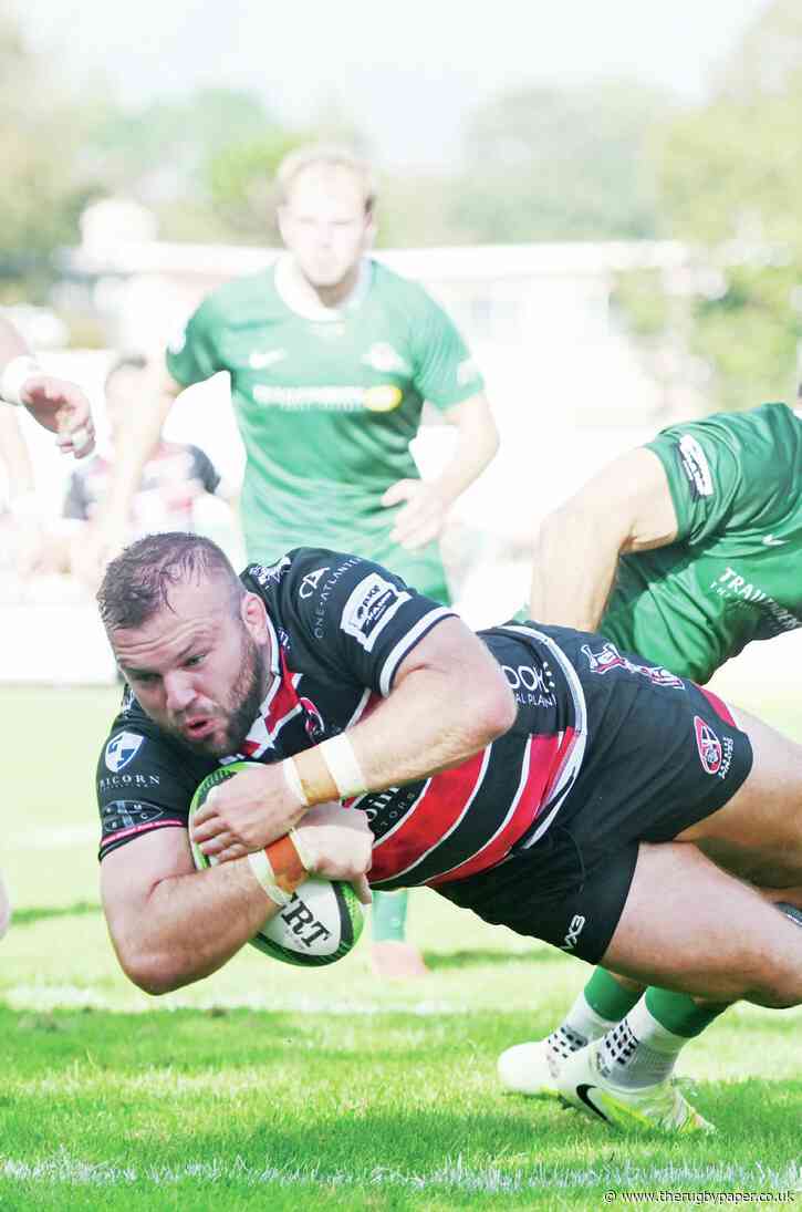 Pirates keep their cool to stun Ealing