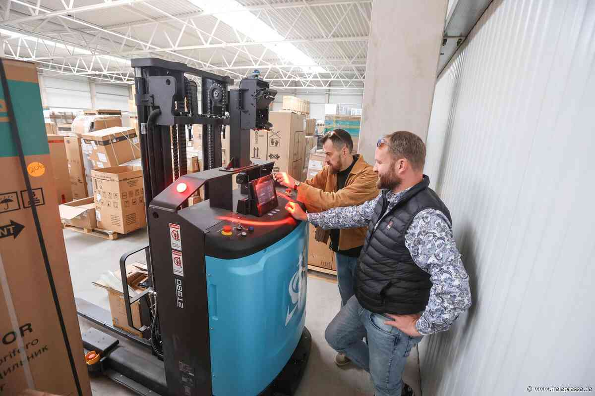 Chemnitzer Spedition startet Roboter-Stapler zwischen seinen Hallen