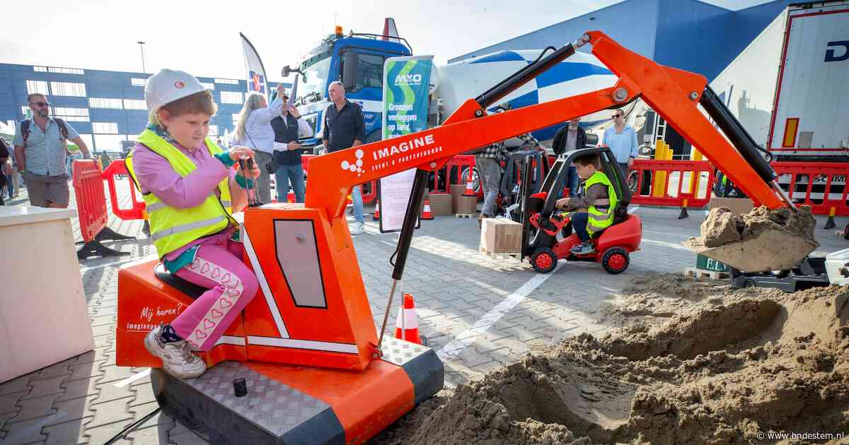 Duizenden bezoekers krijgen bijzondere blik achter de schermen bij Port of Moerdijk: ‘Vandaag mag iedereen meegenieten’