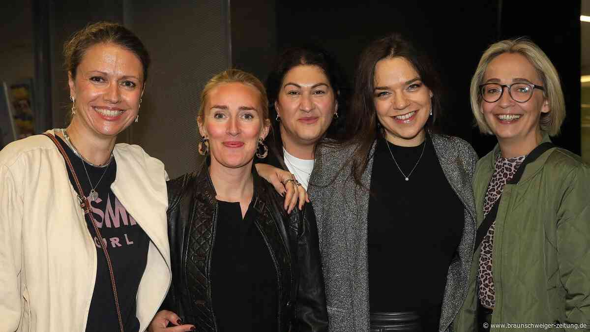Nena holt kurzfristig abgesagte Show nach – Fan-Fotos aus der Volkswagen-Halle