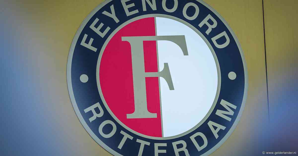 Feyenoord geschokt door overlijden jeugdscheidsrechter die onwel werd tijdens wedstrijd