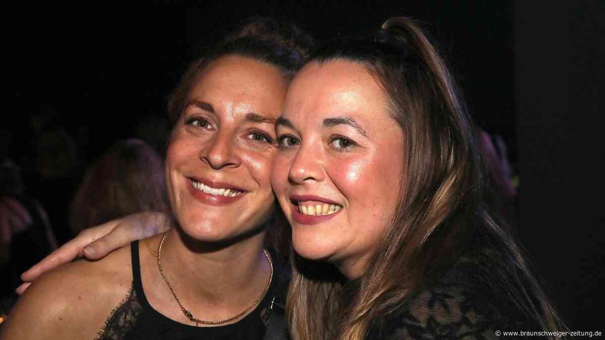 Erste „Mama geht tanzen“-Party in Wolfenbüttel: Die lustigsten Fotos des Abends