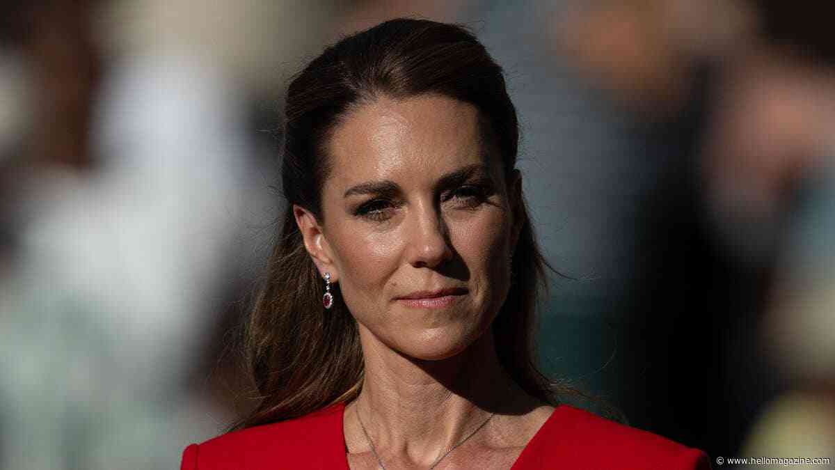 Rare moment Princess Kate warned press to keep their distance caught on camera