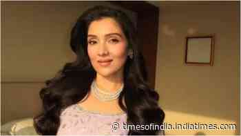 Tina dodges affair query; asks media to stick to event