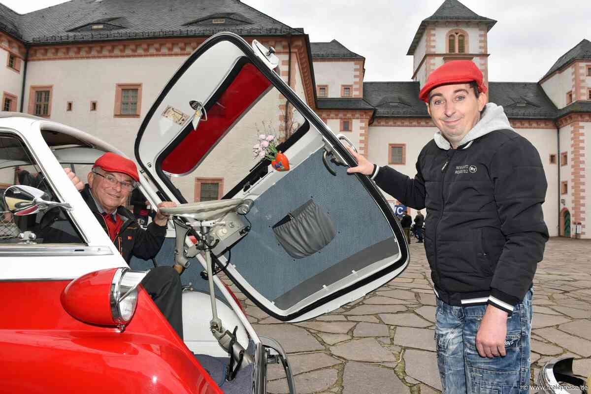Oldtimertreffen auf der Augustusburg: Der steile Schellenberg bringt Veteranen zum Kochen