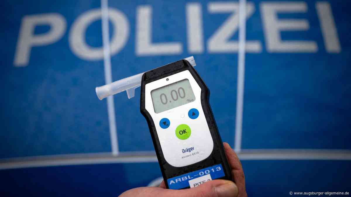 Erheblich alkoholisierter Autofahrer verursacht Unfall