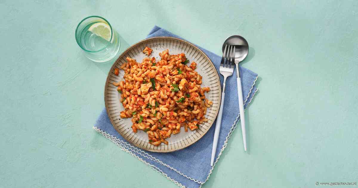 Wat Eten We Vandaag: Macaroni in tomaten-paprikasaus met tofu