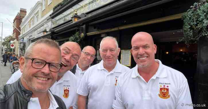 ‘Jolly Boys’ on ‘never-ending pub crawl’ visit their 200th boozer