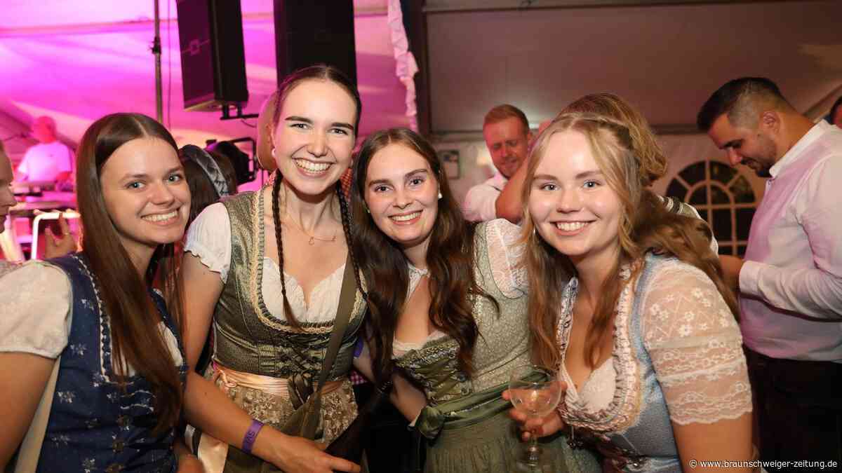 Zünftige Oktoberparty in Heere: Die 69 fröhlichsten Fotos