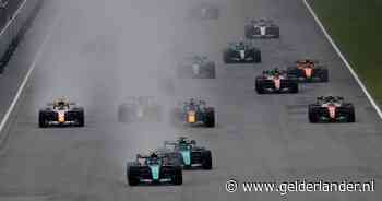 Verstappen kiest voor zachte band bij pitstop en zet vol de aanval in op leider Antonelli