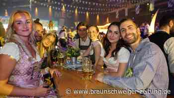 O’zapft is: 74 launige Partyfotos vom Oktoberfest in Braunschweigs MEC am Samstag