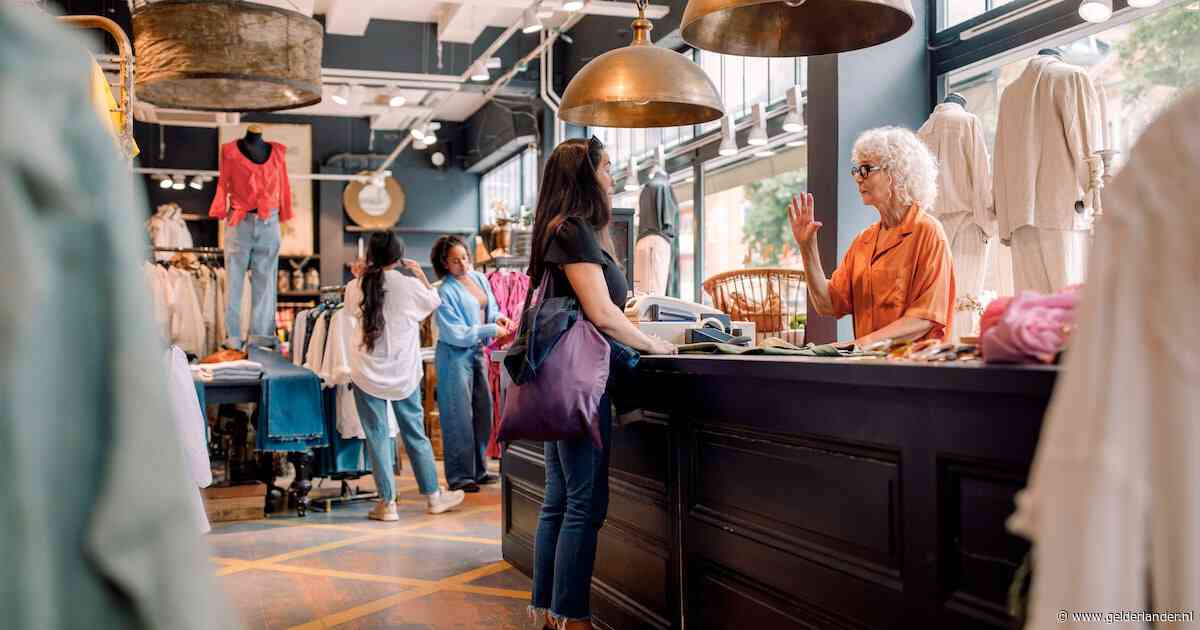Kabinet wil van personeelskorting af, retailsector baalt: ‘Is belangrijke blijk van waardering voor ons personeel’