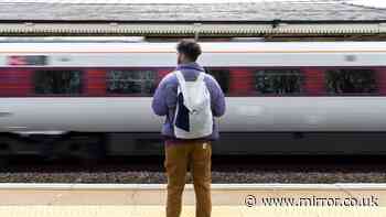 Everyone travelling at Christmas given '12 week' reminder backed by Martin Lewis' MSE