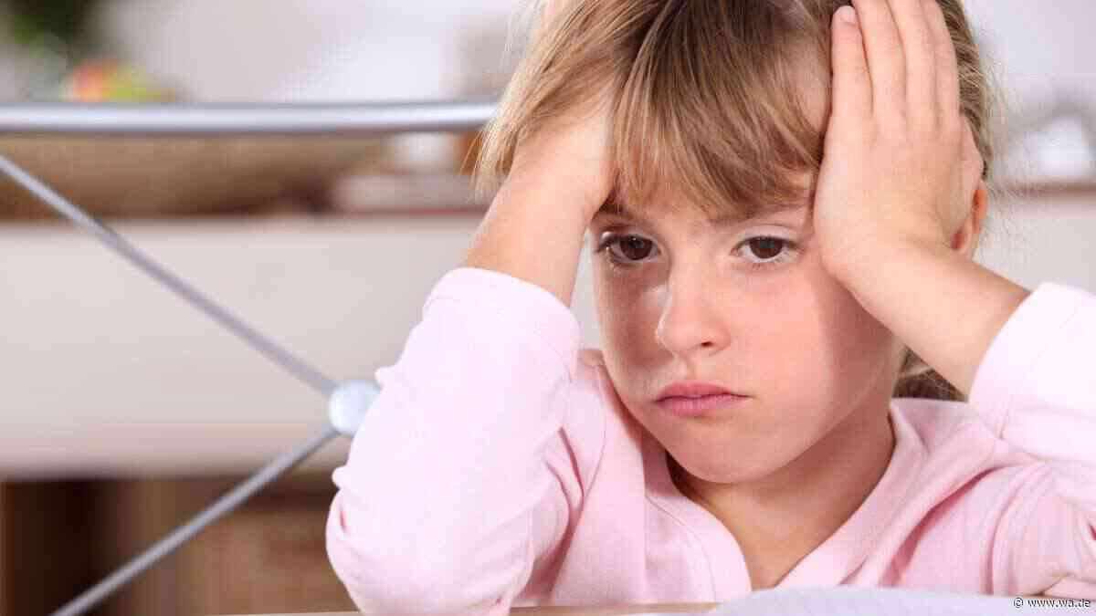 In einer Familie mit einem gesunden Verhältnis zu Disziplin aufzuwachsen, schützt Kinder vor 8 Problemen