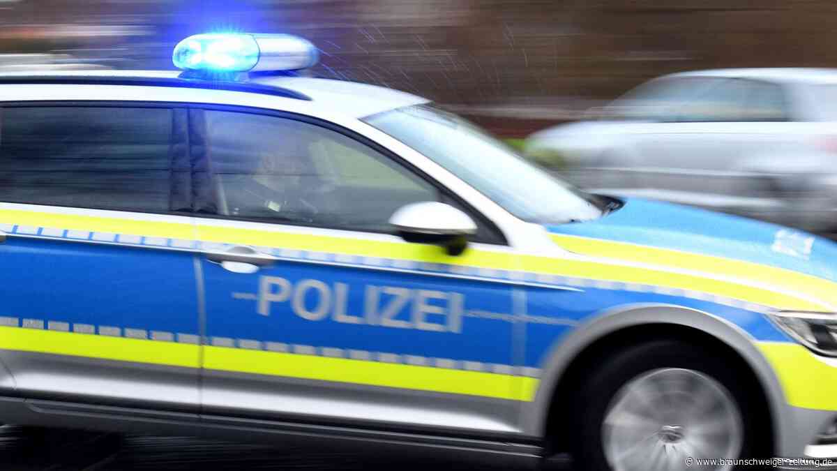 Mit Traktoranhänger kollidiert – 26‑Jähriger schwebt nach Unfall in Lebensgefahr