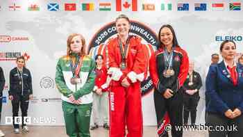 Commonwealth gold medal for student powerlifter