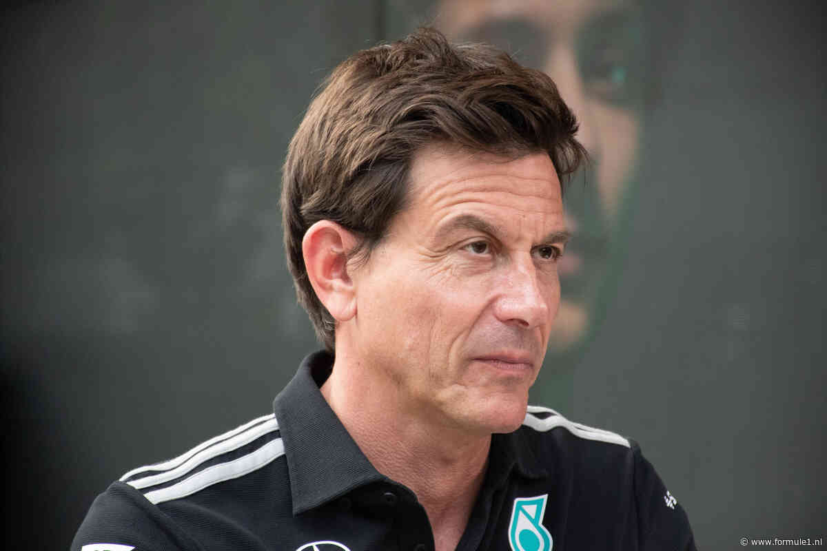 Gefrustreerde Toto Wolff ontevreden over tempo Mercedes: ‘Baal hier enorm van’