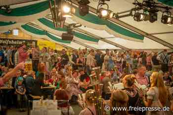 Oktoberfest-Stimmung bei „Königswalder Wiesn“ im Erzgebirge: Das sind die schönsten Bilder