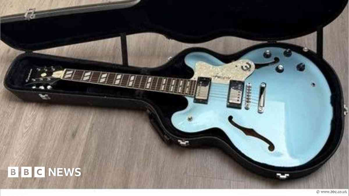 Noel Gallagher guitar sells for £12,000 at auction