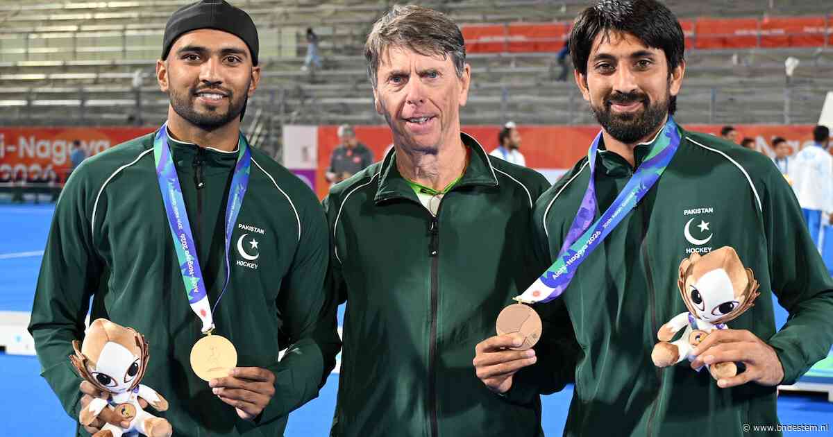 Herman Kruis (70) wordt plots bondscoach van Pakistan en maakt indruk met brons op de Asian Games: ‘Herman, je wilt niet weten wat het teweeggebracht heeft’