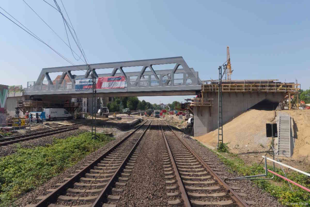 Nach zehn Monaten Bauzeit: Neues Brückenbauwerk Sellerhausen-Stünz ging am 3. Oktober pünktlich in Betrieb