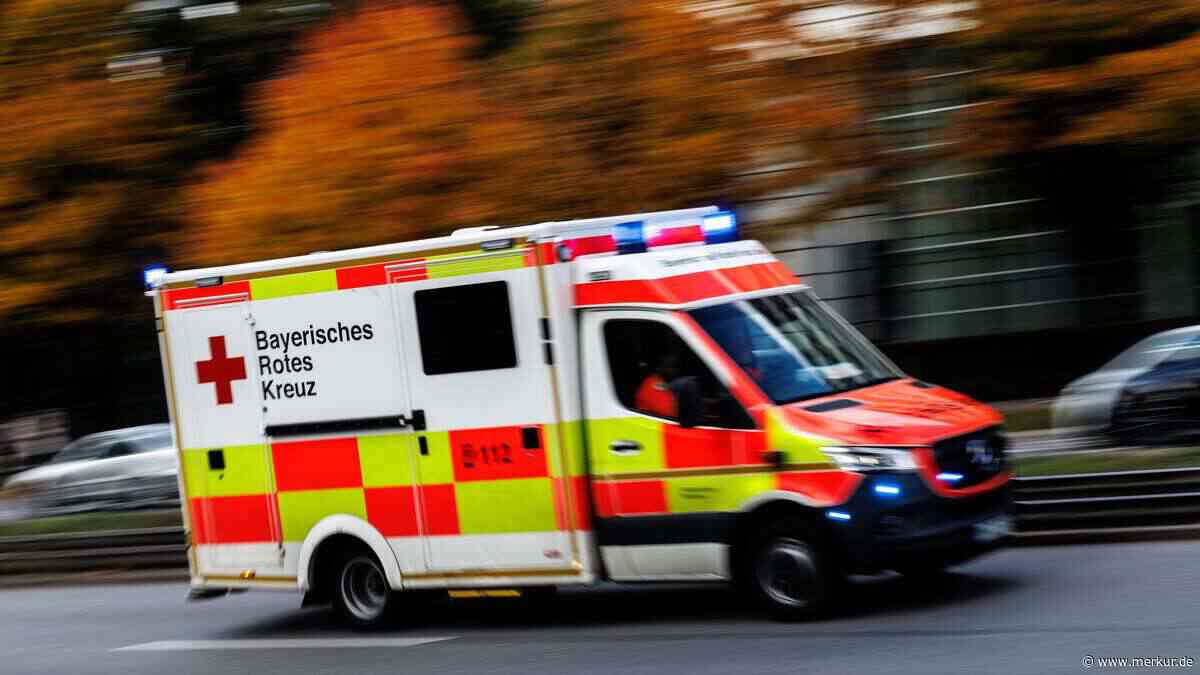 Motorradfahrer stürzt bei Sylvensteindamm und verletzt sich leicht
