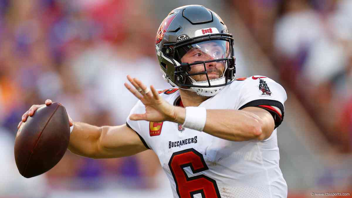 Baker Mayfield injury update: Dislocated thumb could sideline Bucs QB longer than expected