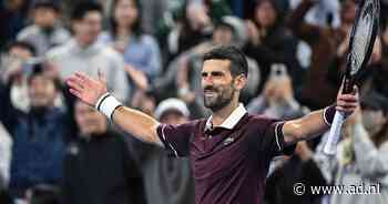 Novak Djokovic knokt zich terug tegen Alexander Zverev en bereikt halve finale in Beijing