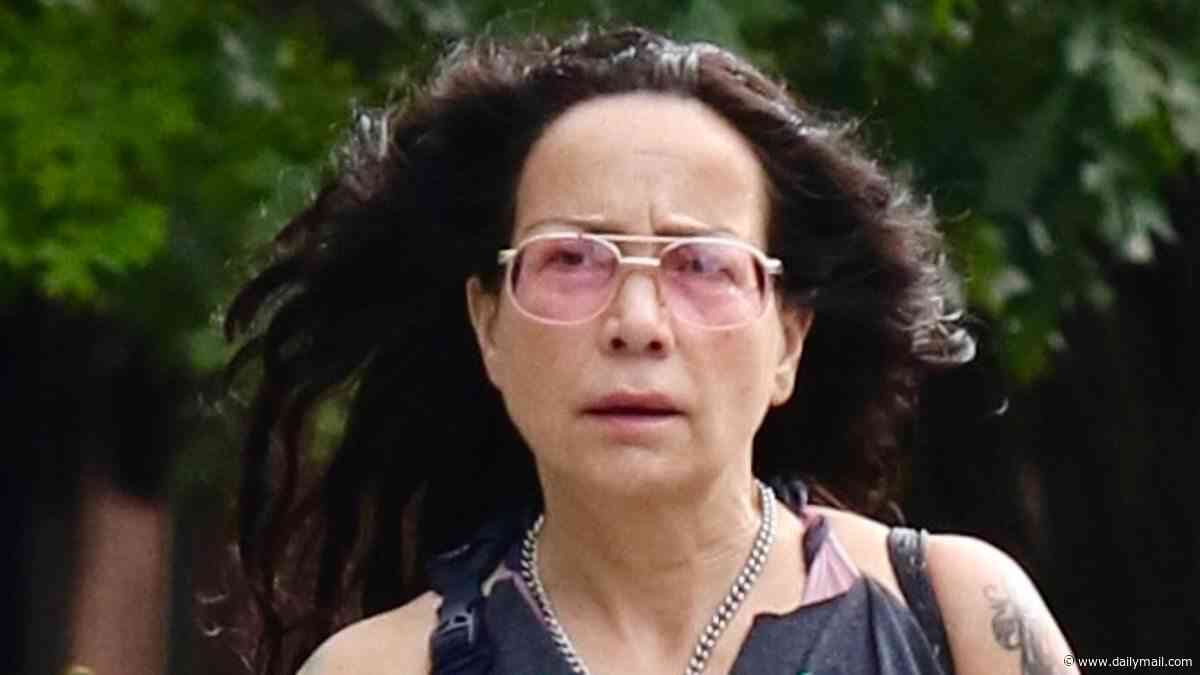 Former SNL star who has worked on beloved Disney film and garnered two Emmy nominations seen on rare outing... can you guess who?