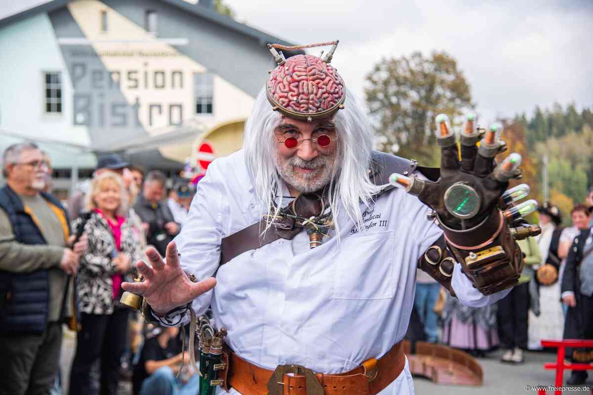 Steampunk-Mekka Vogtland: 3000 Besucher beim Zeitreisefest