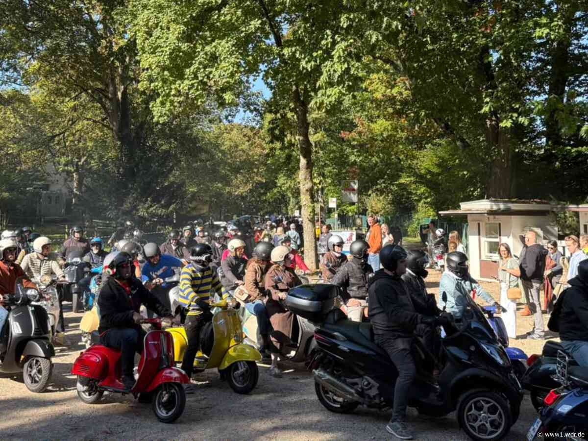 Über 1.000 bunte Vespas rollen durch Düsseldorf
