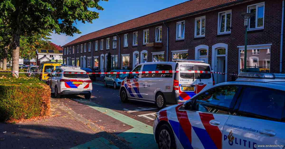Explosief onder auto gegooid in Eindhovense woonwijk, deel gaat af