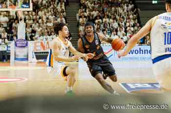 Liveticker: Spannendes Ostderby in Jena – Niners Chemnitz liegen bei Science City zur Pause knapp hinten