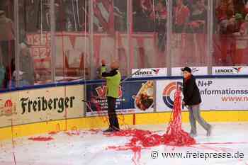Eispiraten Crimmitschau: Sachsenderby beginnt nach Fan-Choreografie mit Verspätung