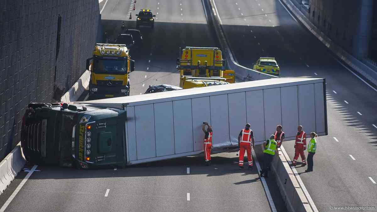 A9 richting Alkmaar tot maandagochtend gesloten na ongeluk