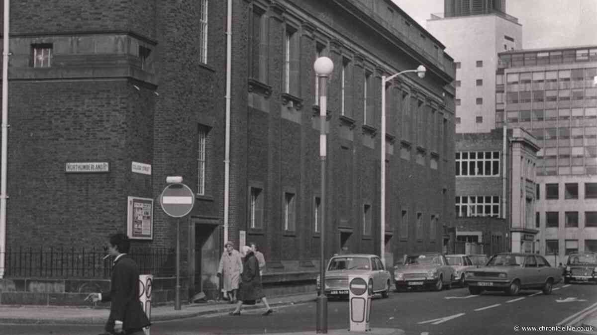 Then and Now: Two iconic Newcastle landmarks - the City Hall and Civic Centre in 1971