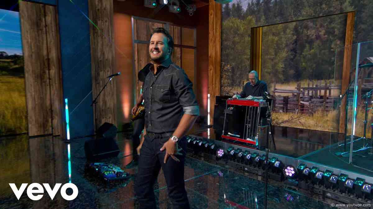 Luke Bryan - Country And She Knows It (Live From Good Morning America)