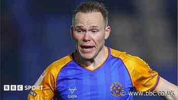 Exeter sign former Lincoln winger Scully